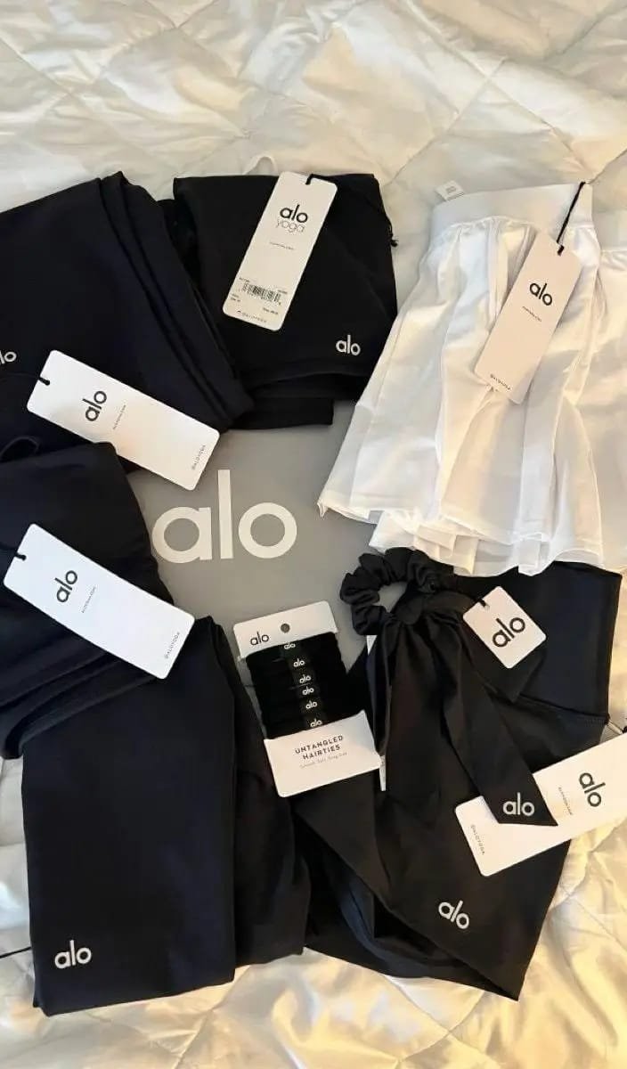 ALO YOGA CLOTHING PALLET