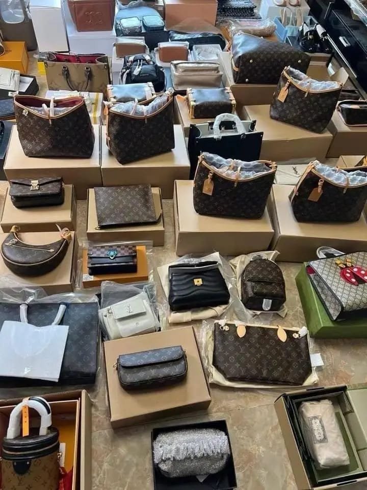 Branded Ladies Handbags Pallet
