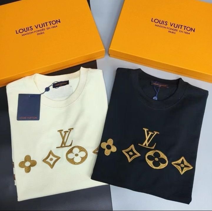 Louis Vuitton Boxed T-Shirts with Gift Bags — Wholesale Pallet